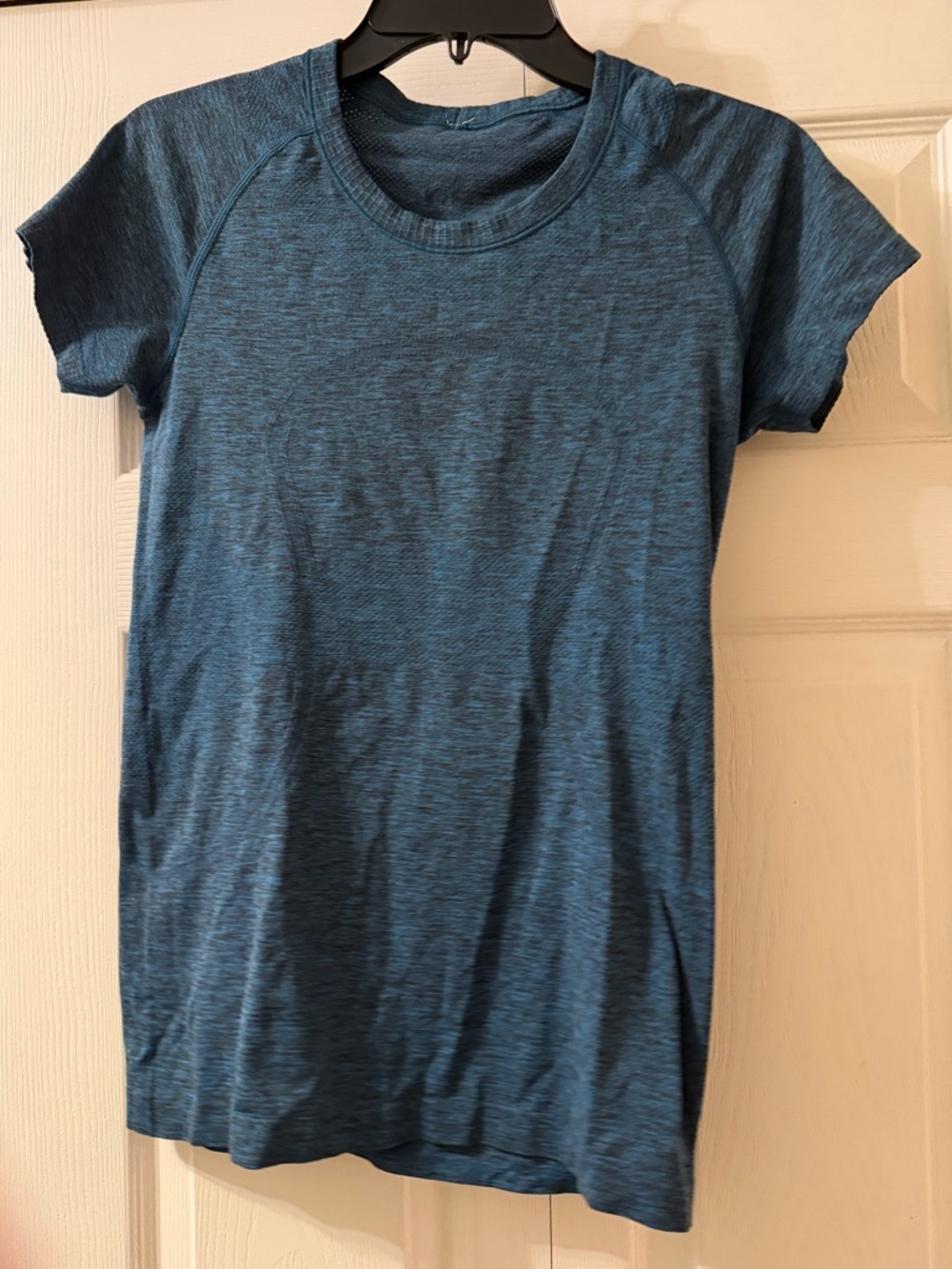 lululemon athletica Blue Heather Short Sleeve Tee Size 8